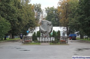 Памятник «Погибшим на стадионах мира» в Лужниках