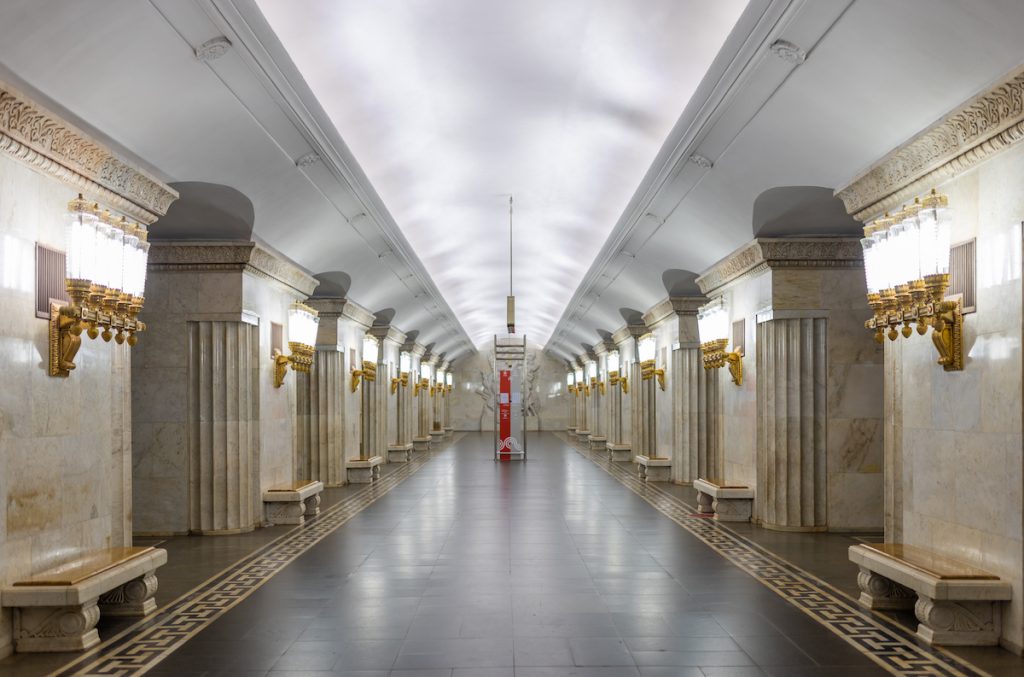 Станция метро «Смоленская»